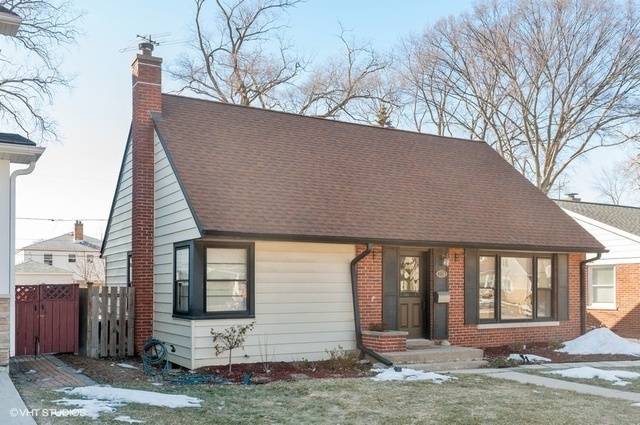 Property Photo:  214 South Owen Street  IL 60056 