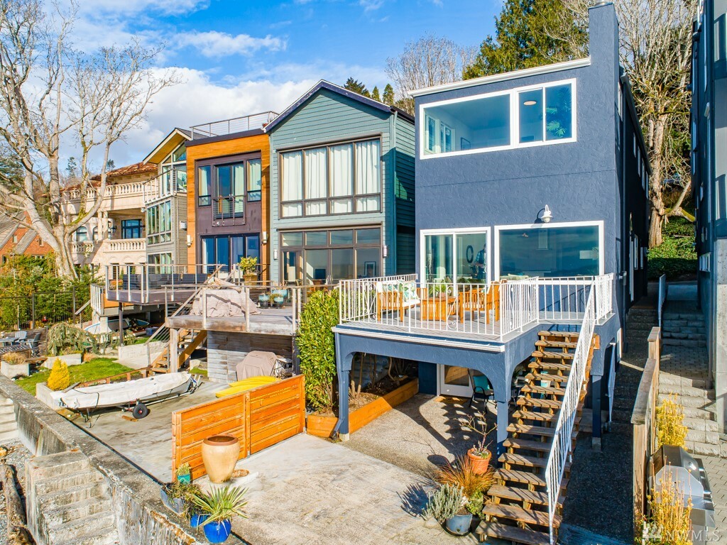 Property Photo:  6019 Beach Dr SW  WA 98136 