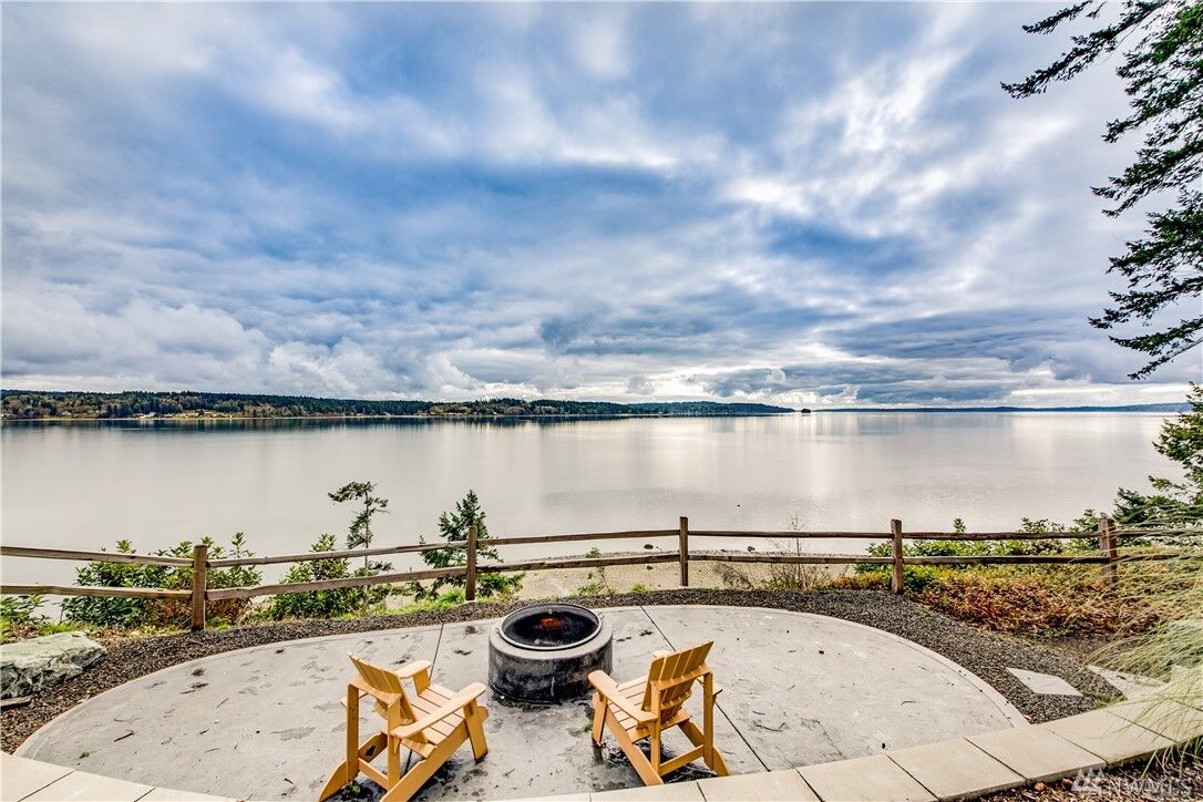 Property Photo: 12201 98th Avenue Ct NW WA 98329