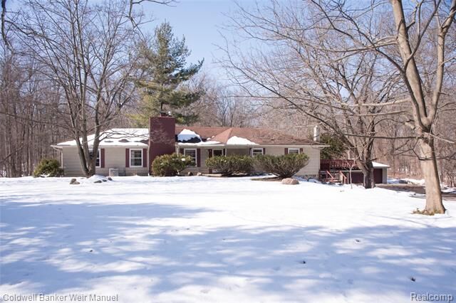 Property Photo: 301 Doremus Avenue MI 48328