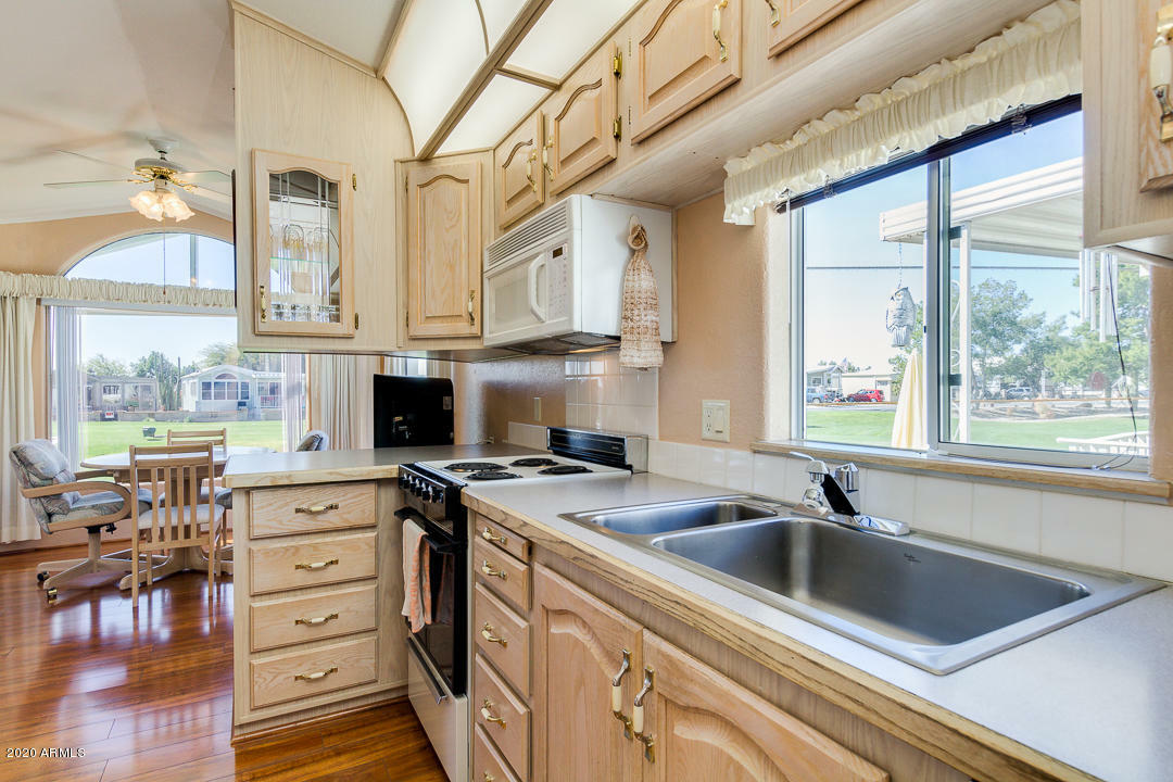 Property Photo: 2631 S Seminole Drive AZ 85119