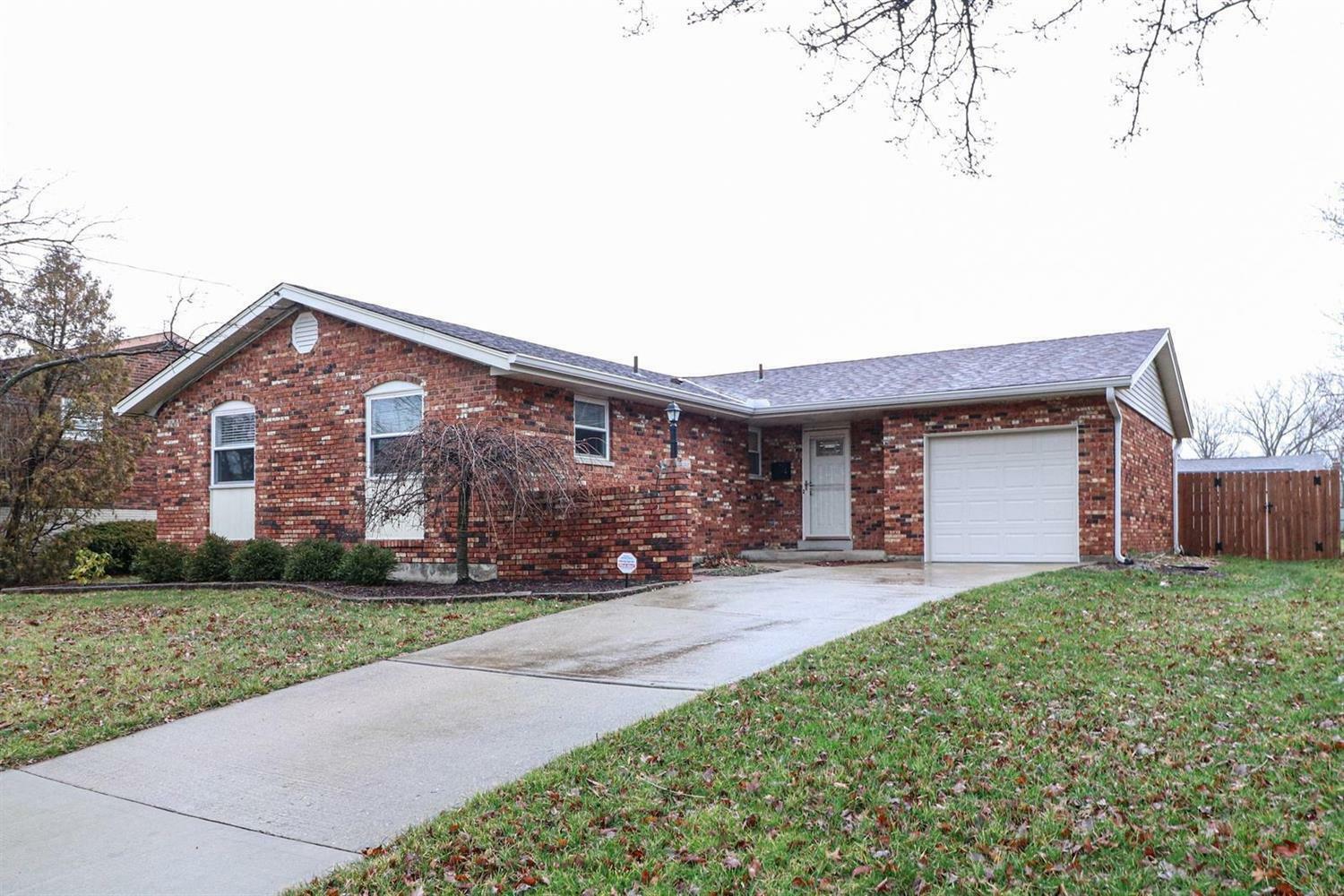 Property Photo:  202 Yorkwood Ln  OH 45238 