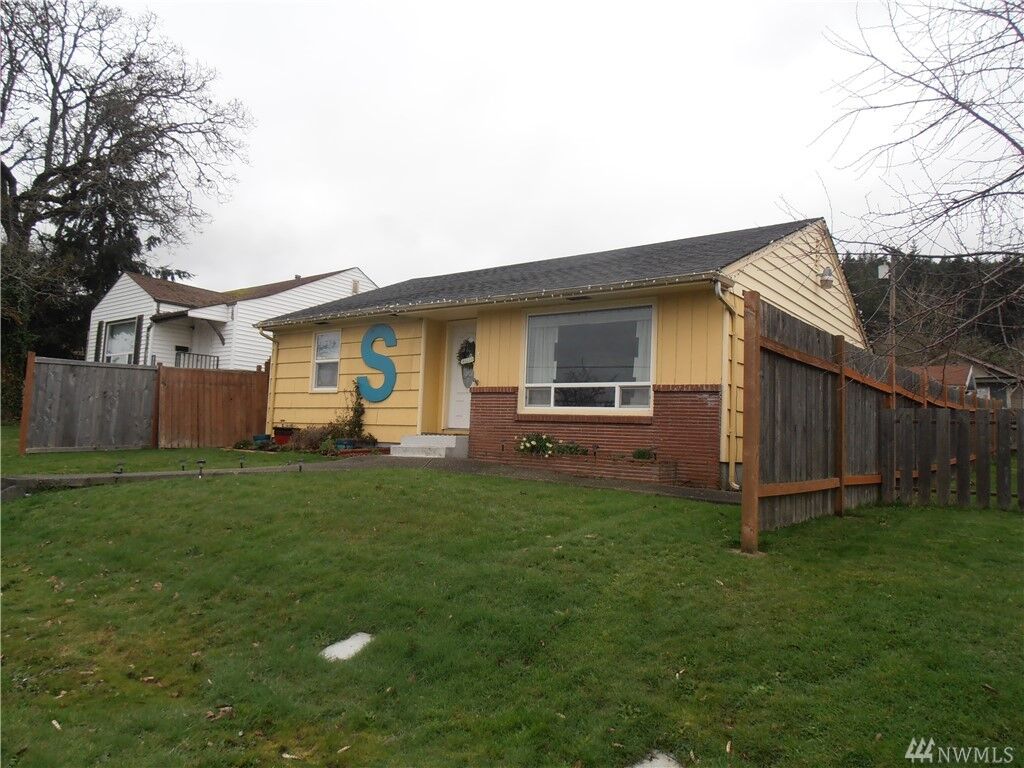 Property Photo: 1034 S Market Boulevard WA 98532