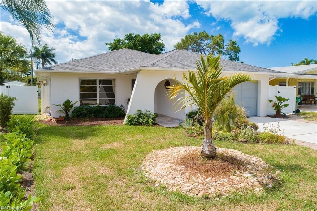 Property Photo:  588 105th Ave  FL 34108 