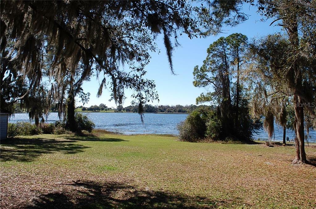 Property Photo:  41525 Silver Drive  FL 32784 