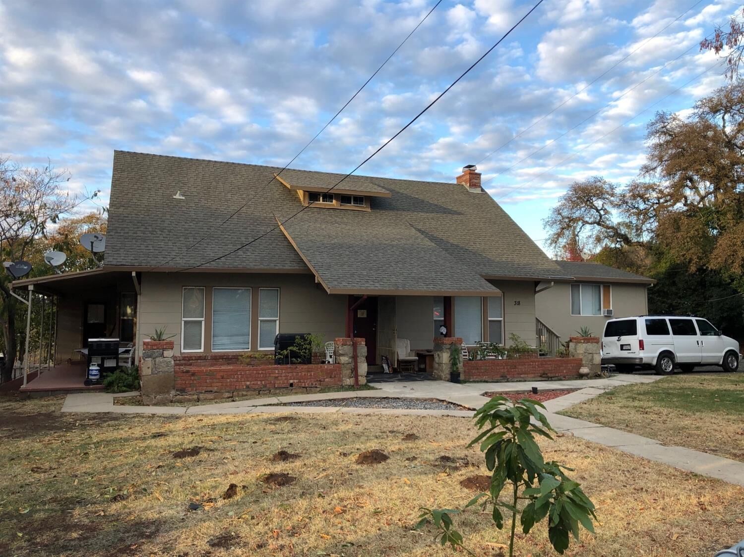 Property Photo: 318 Lincoln Way CA 95603