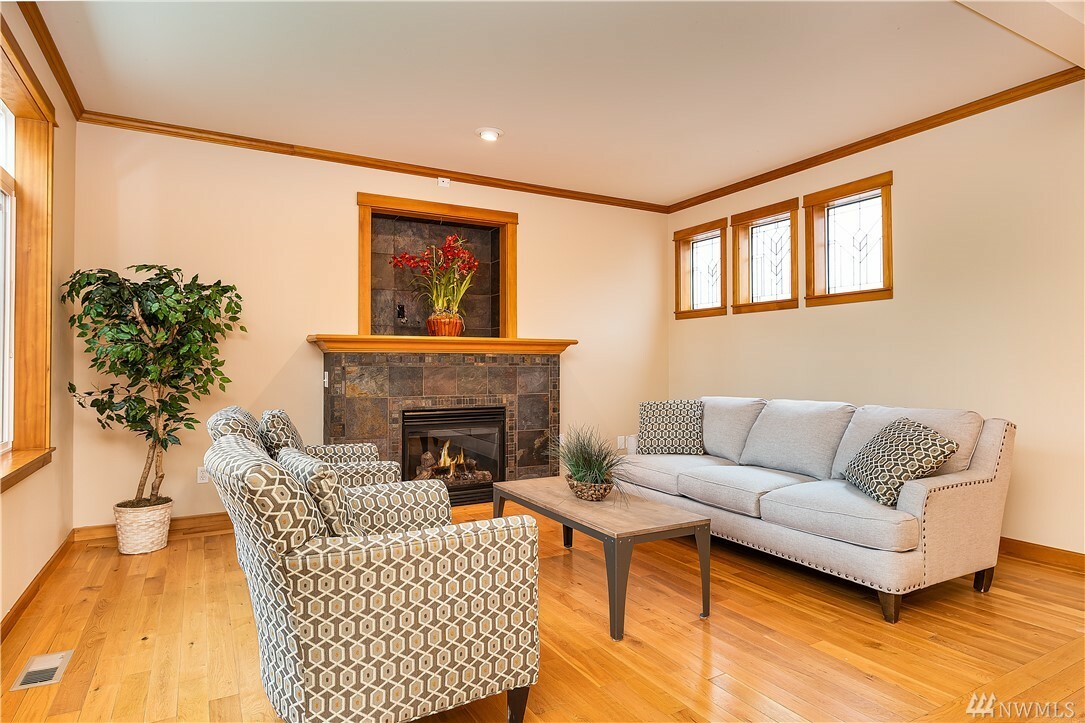 Property Photo: 2811 209th St SW WA 98036