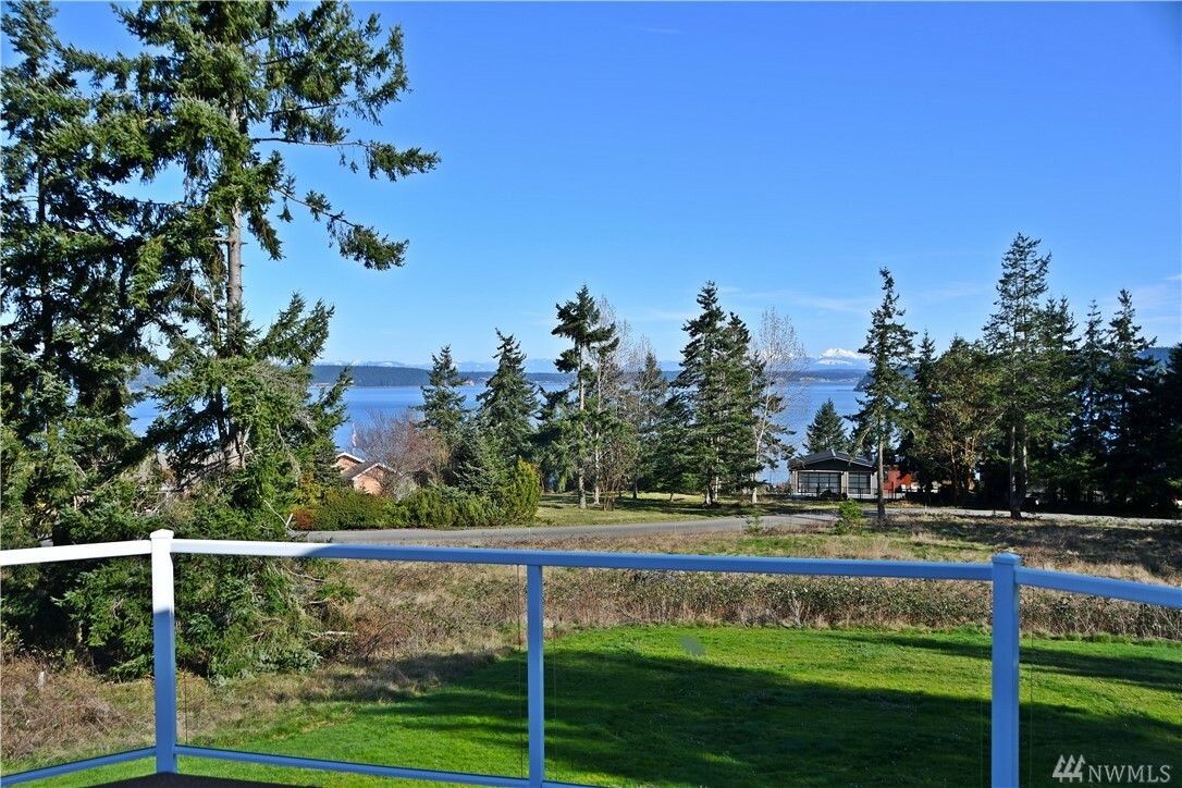 Property Photo: 877 Leaf Lane WA 98253
