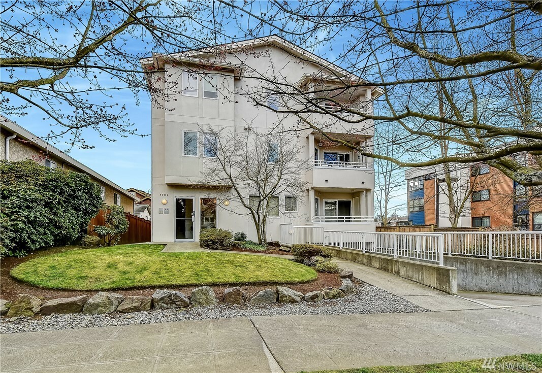 Property Photo:  1707 NW 59th St 101  WA 98107 