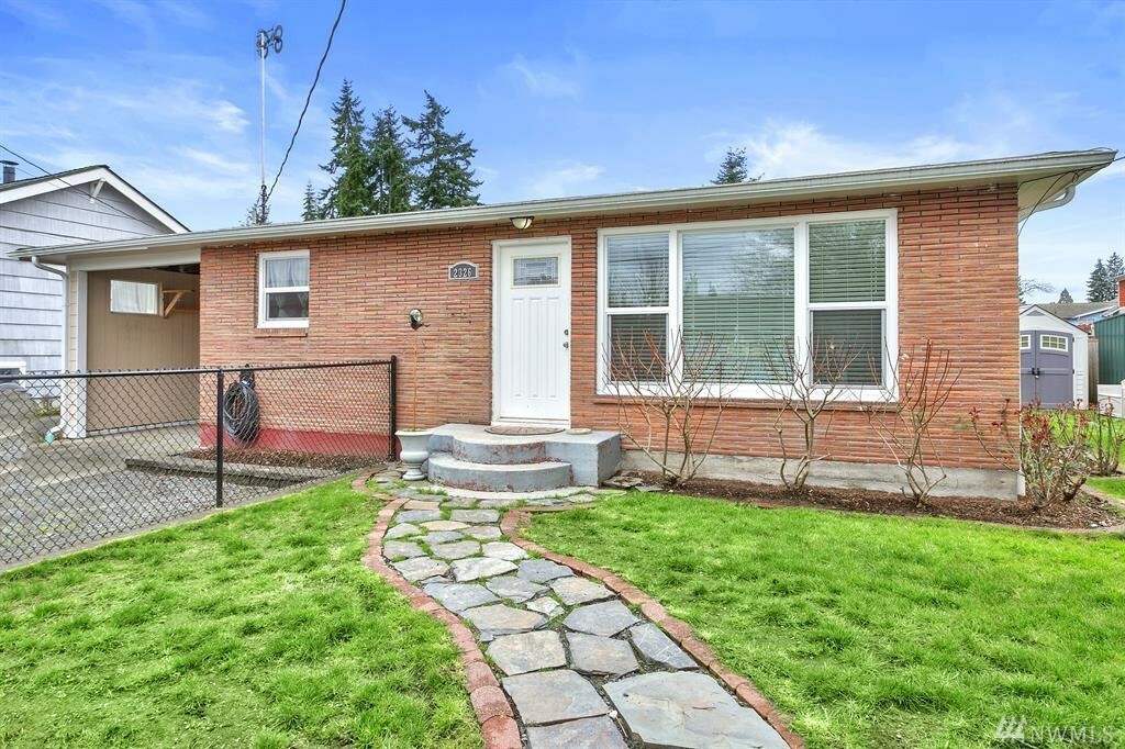 Property Photo:  2326 Melvin Ave  WA 98203 