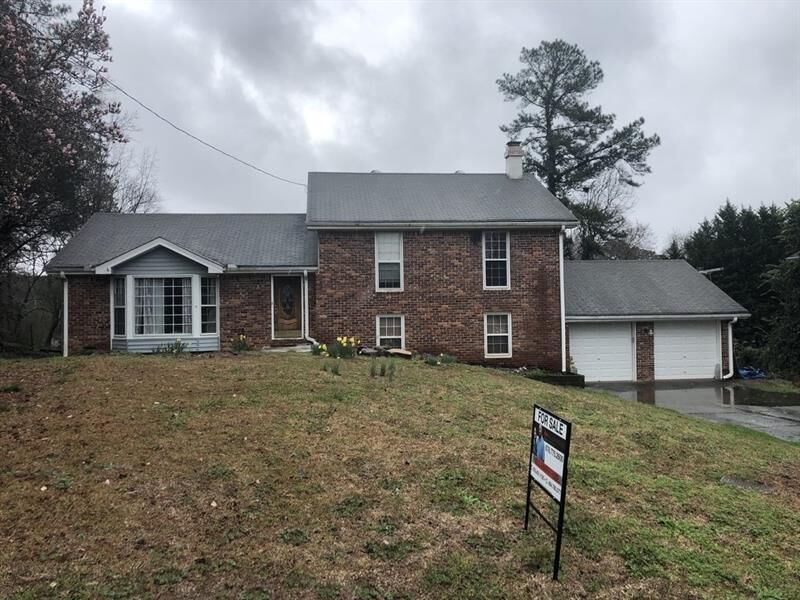 Property Photo:  566 Council Bluff SW   30047 