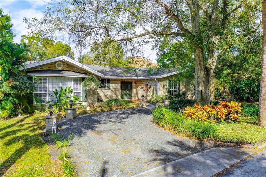 Property Photo:  2203 S Venus Street  FL 33629 