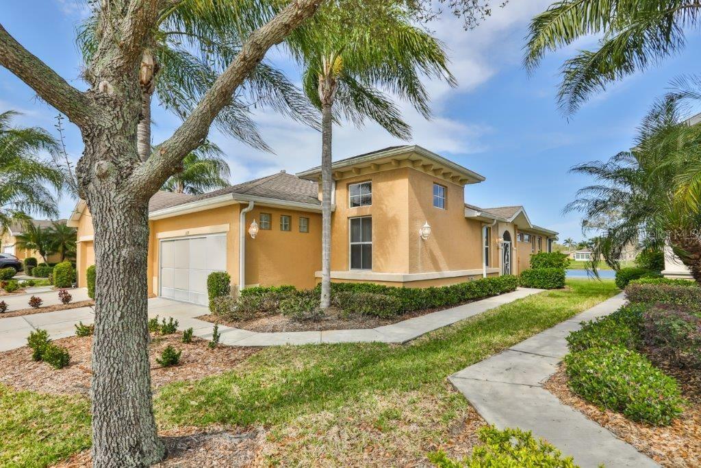 Property Photo:  1132 Jameson Greens Drive  FL 33573 