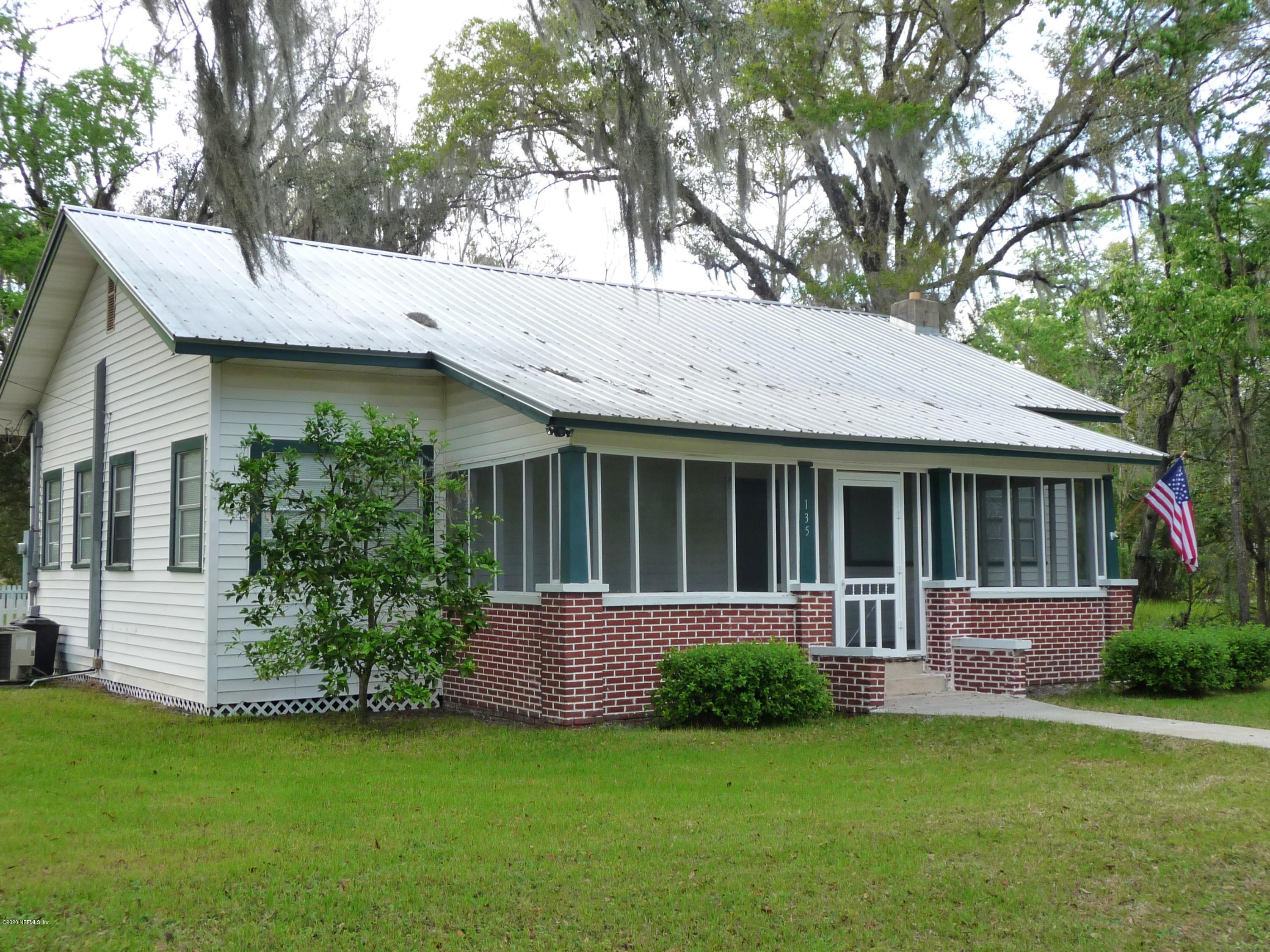 Property Photo: 135 Price Street FL 32177