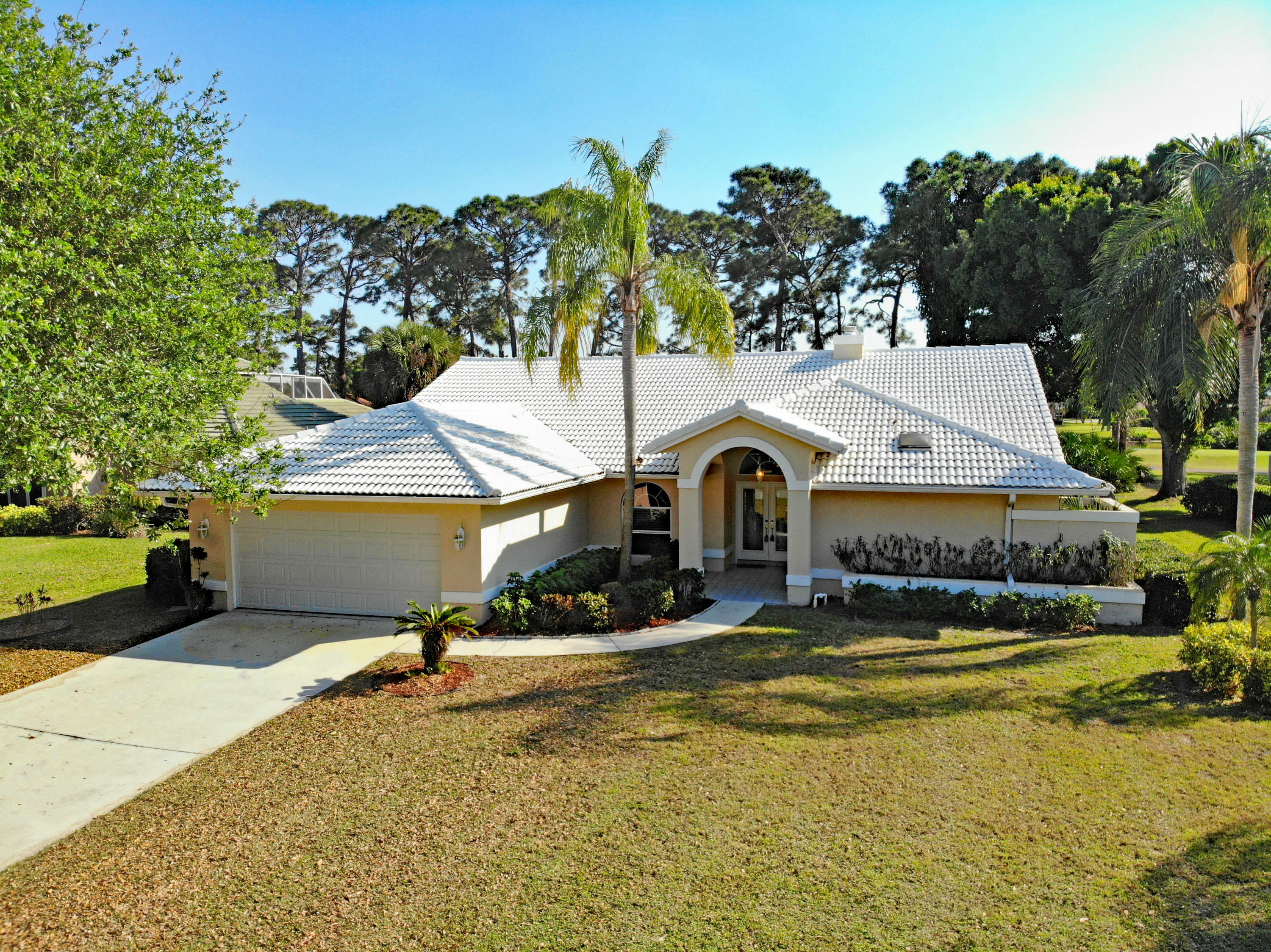 Property Photo:  1172 SW Bent Pine Cove  FL 34986 