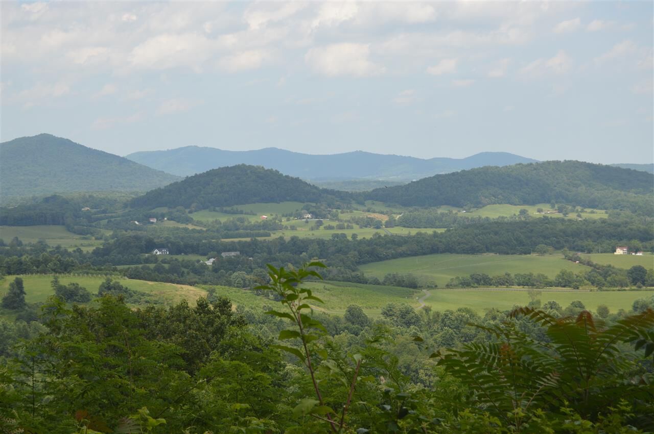 Property Photo:  Top Ridge Rd 14  VA 22973 