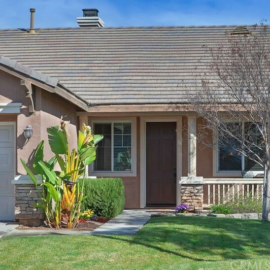 Property Photo:  826 Roswell Circle  CA 92571 