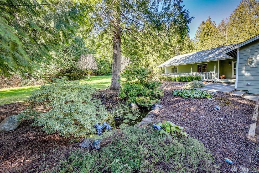 Property Photo:  660 Peter Hagen Rd W  WA 98380 