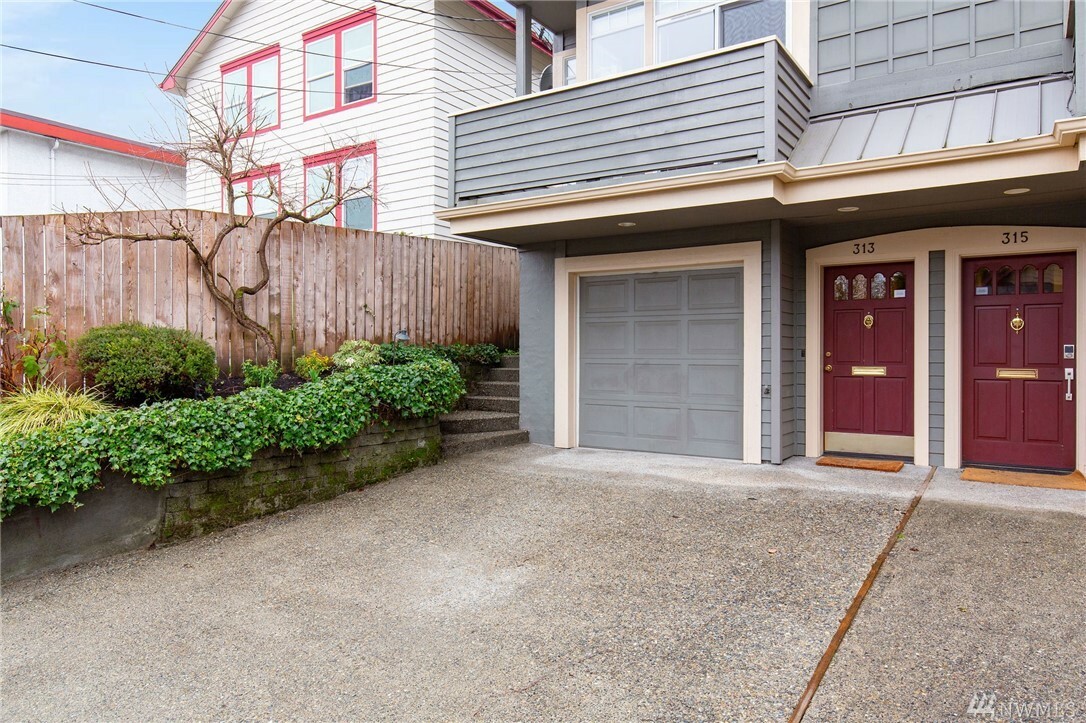 Property Photo:  313 Coryell Ct E  WA 98112 