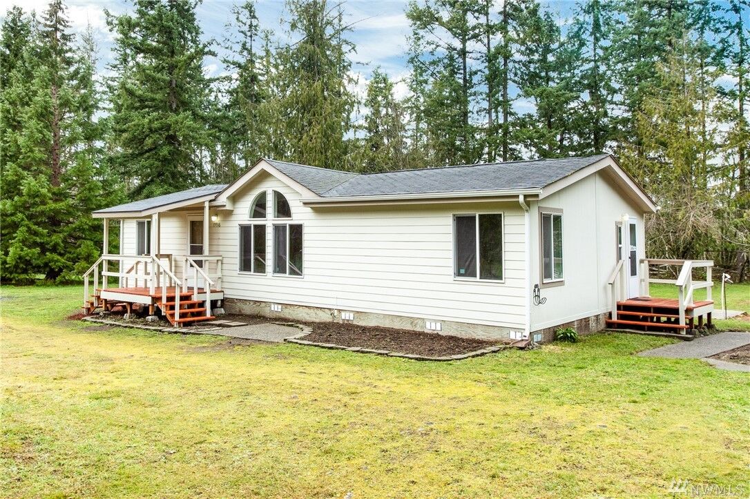 Property Photo:  19916 SE 161st Way  WA 98597 