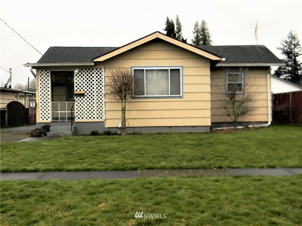 Property Photo:  1134  9th Avenue  WA 98632 