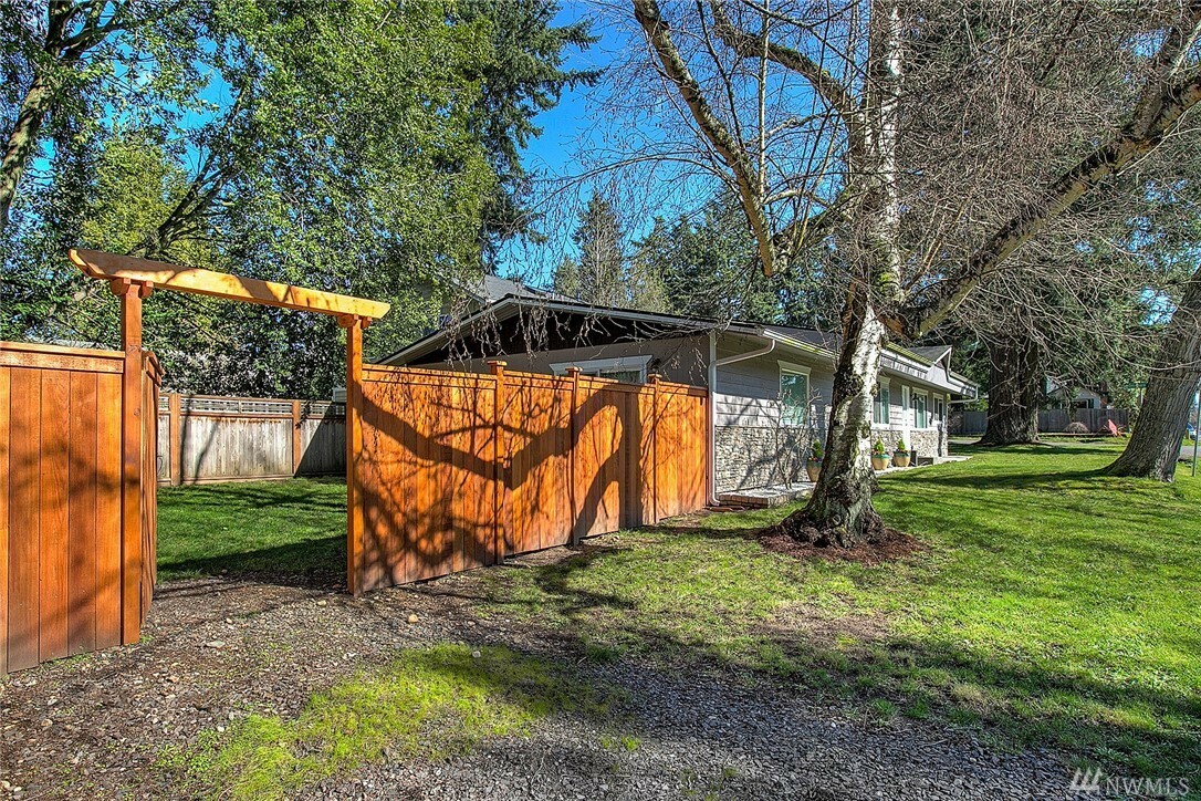 Property Photo:  13503 Densmore Ave N  WA 98133 