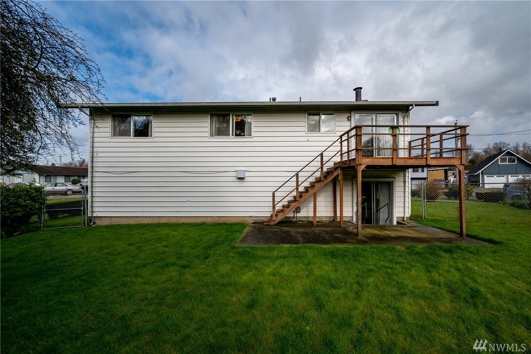 Property Photo:  1639 S 244th Place  WA 98198 