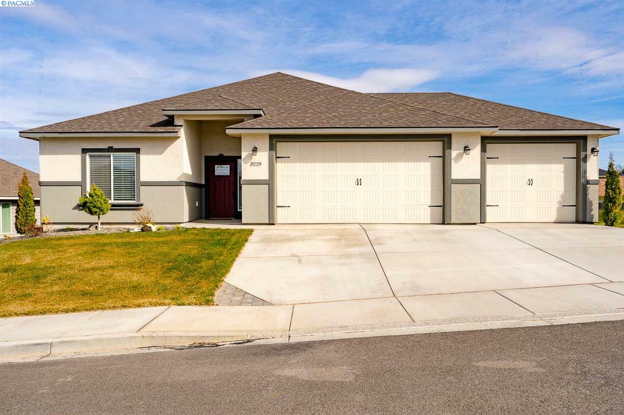 Property Photo: 3229 S Wilson Place WA 99338-1528