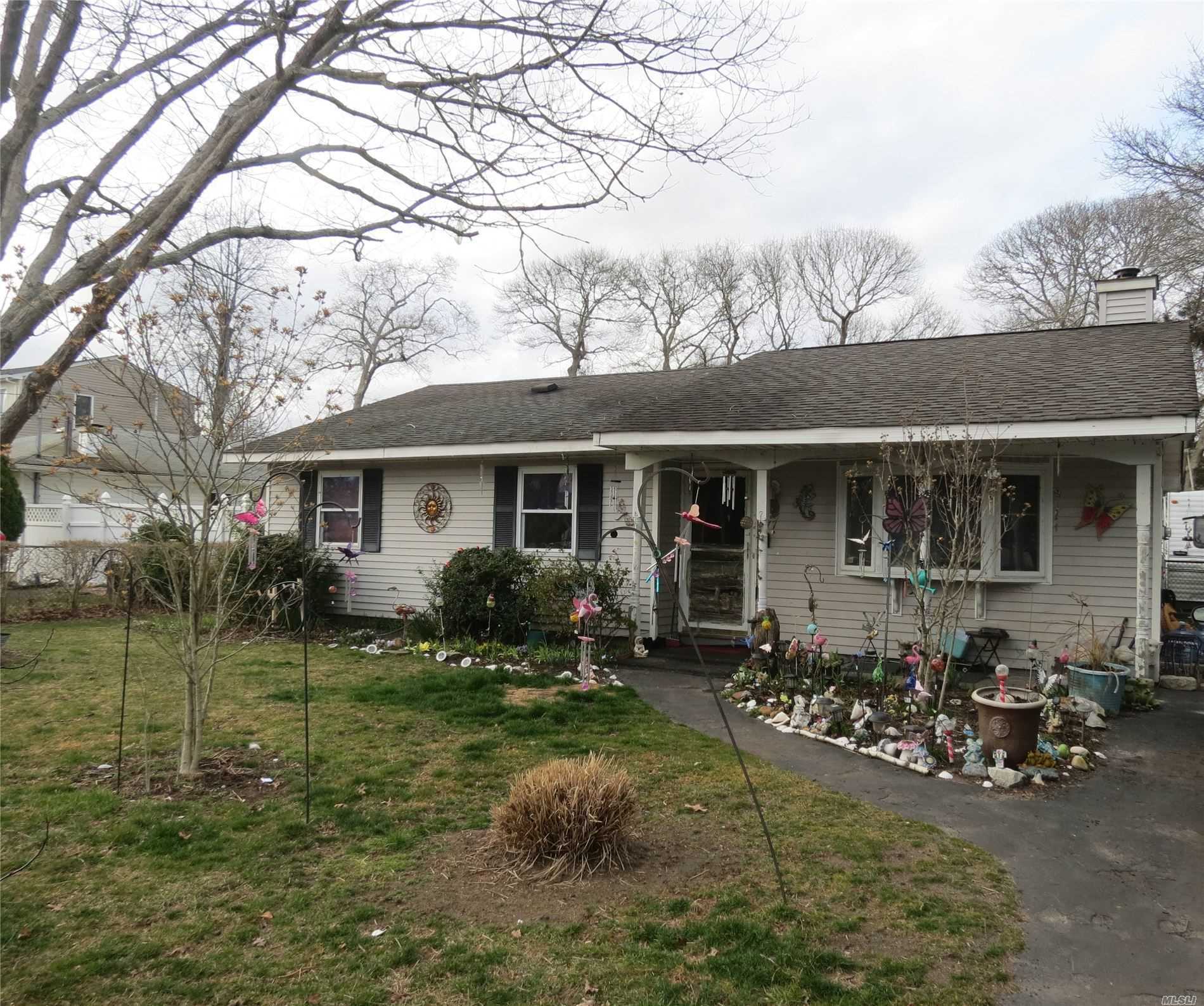 Property Photo:  71 Westminster Drive  NY 11967 