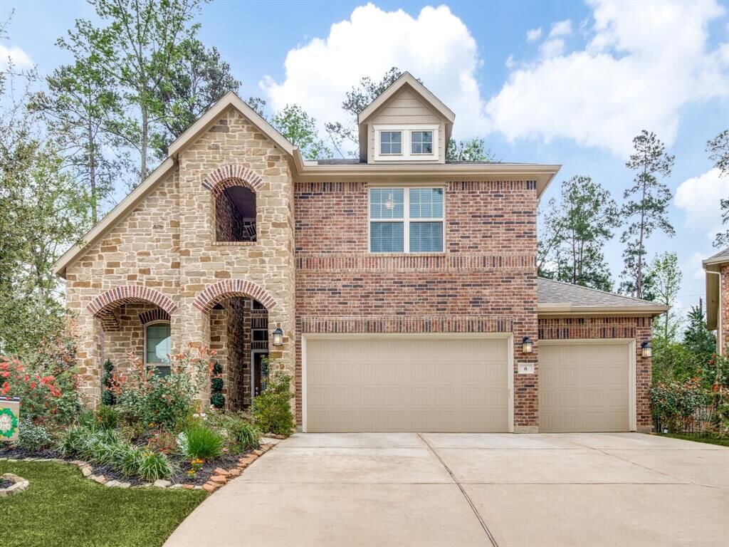 Property Photo: 6 Dawson Woods Court TX 77354