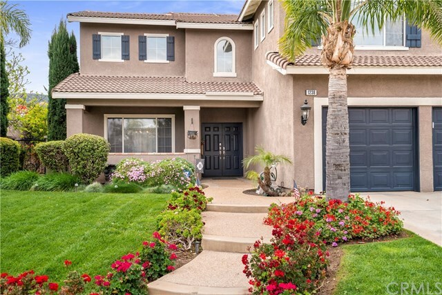 Property Photo: 1238 Dunsmuir Circle CA 92881