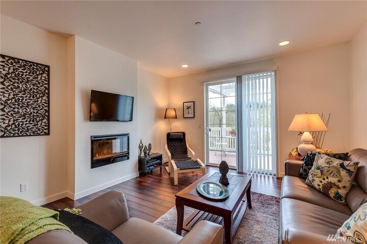 Property Photo: 7526 129th Place SE F-105 WA 98056