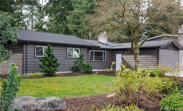 8635 NE 137th Street  Kirkland WA 98034 photo