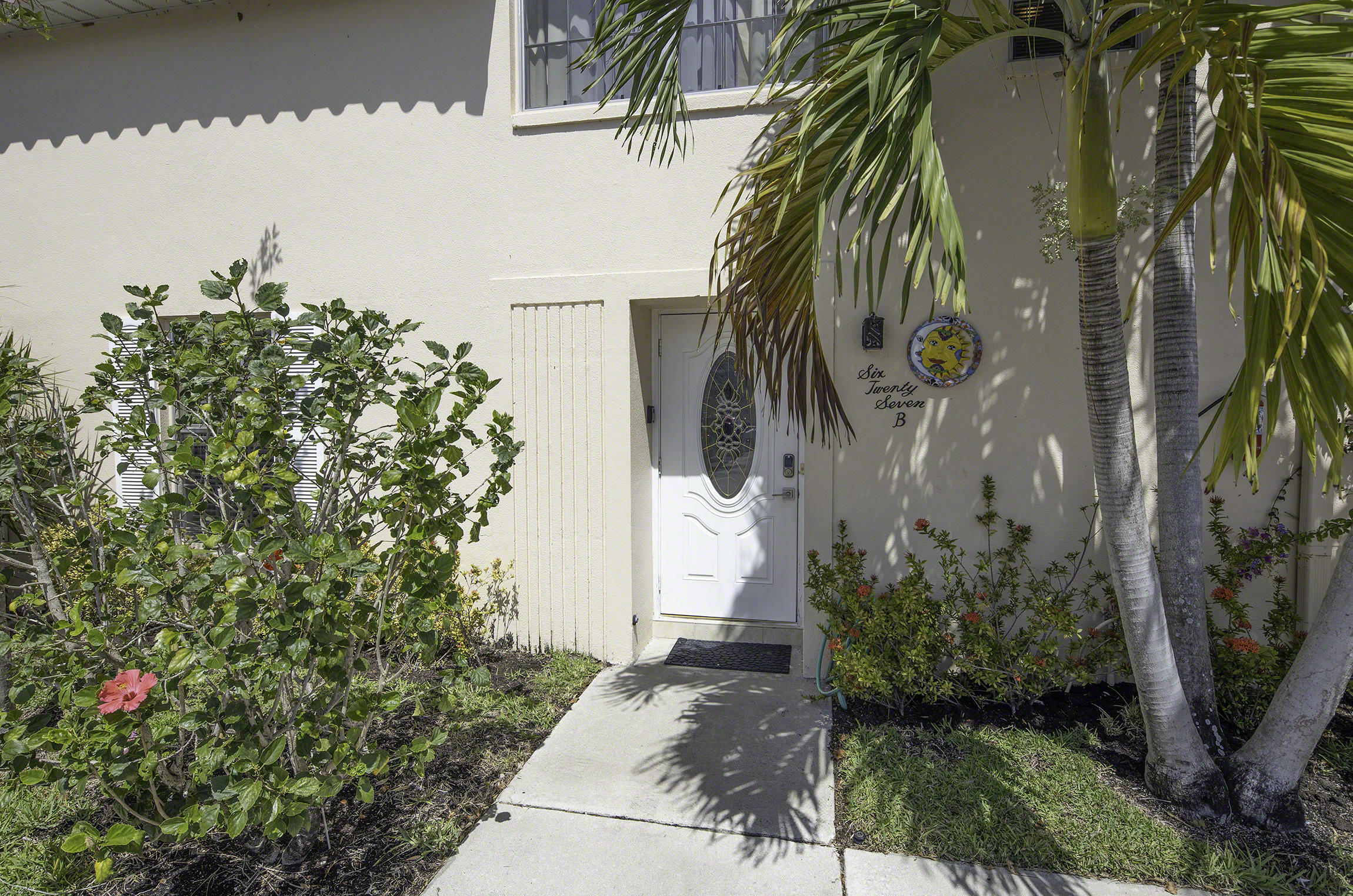 Property Photo:  627 Laconia Circle B  FL 33467 