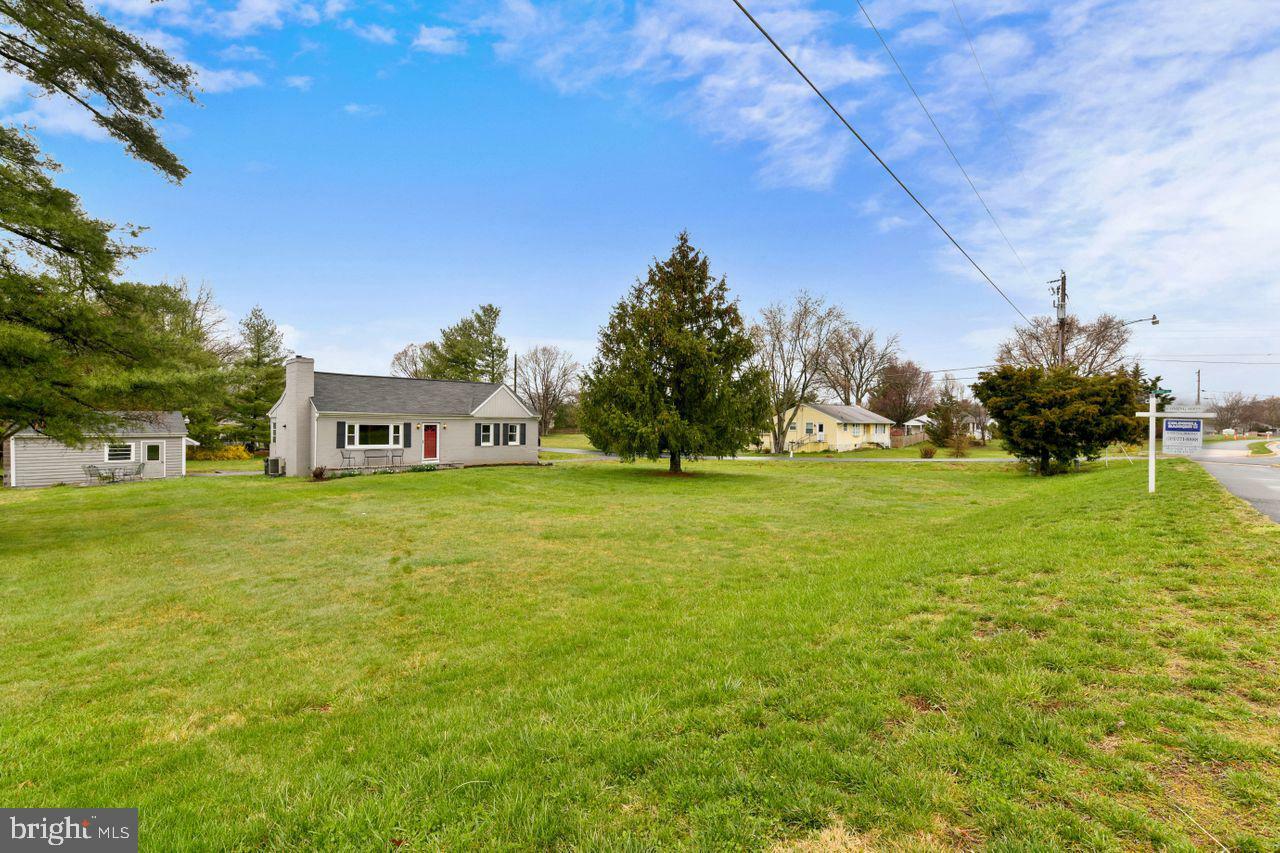 Property Photo:  26 S Berlin Pike  VA 20180 