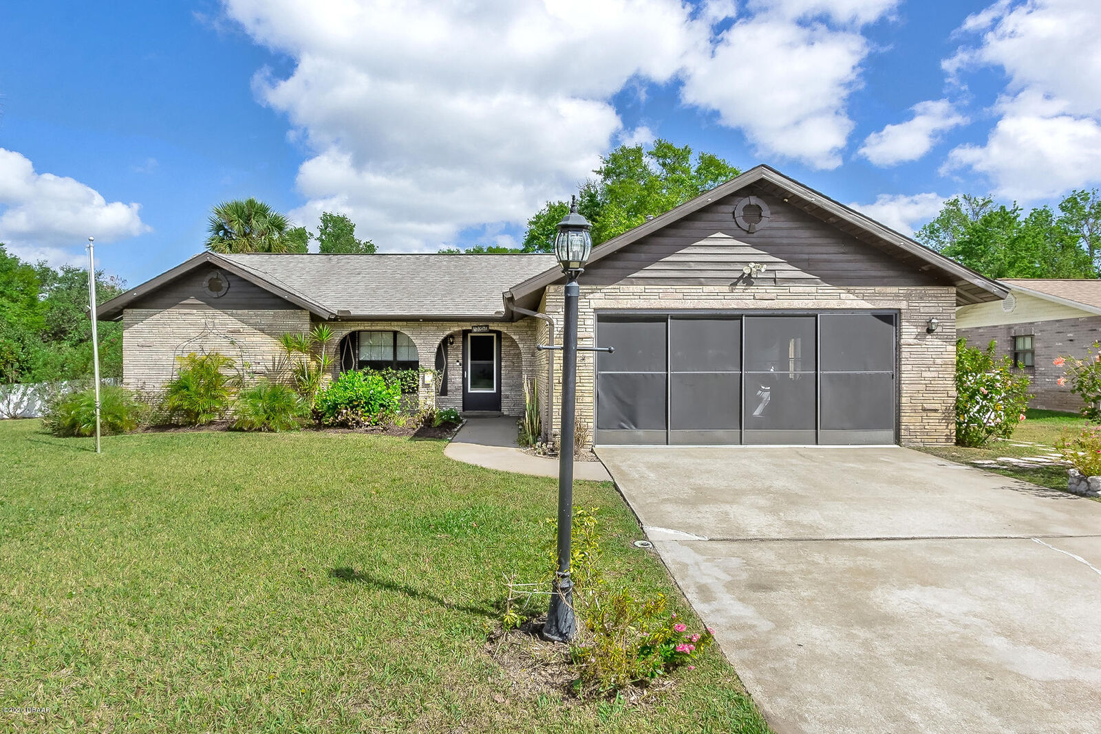 Property Photo: 221 N Paul Revere Drive FL 32119