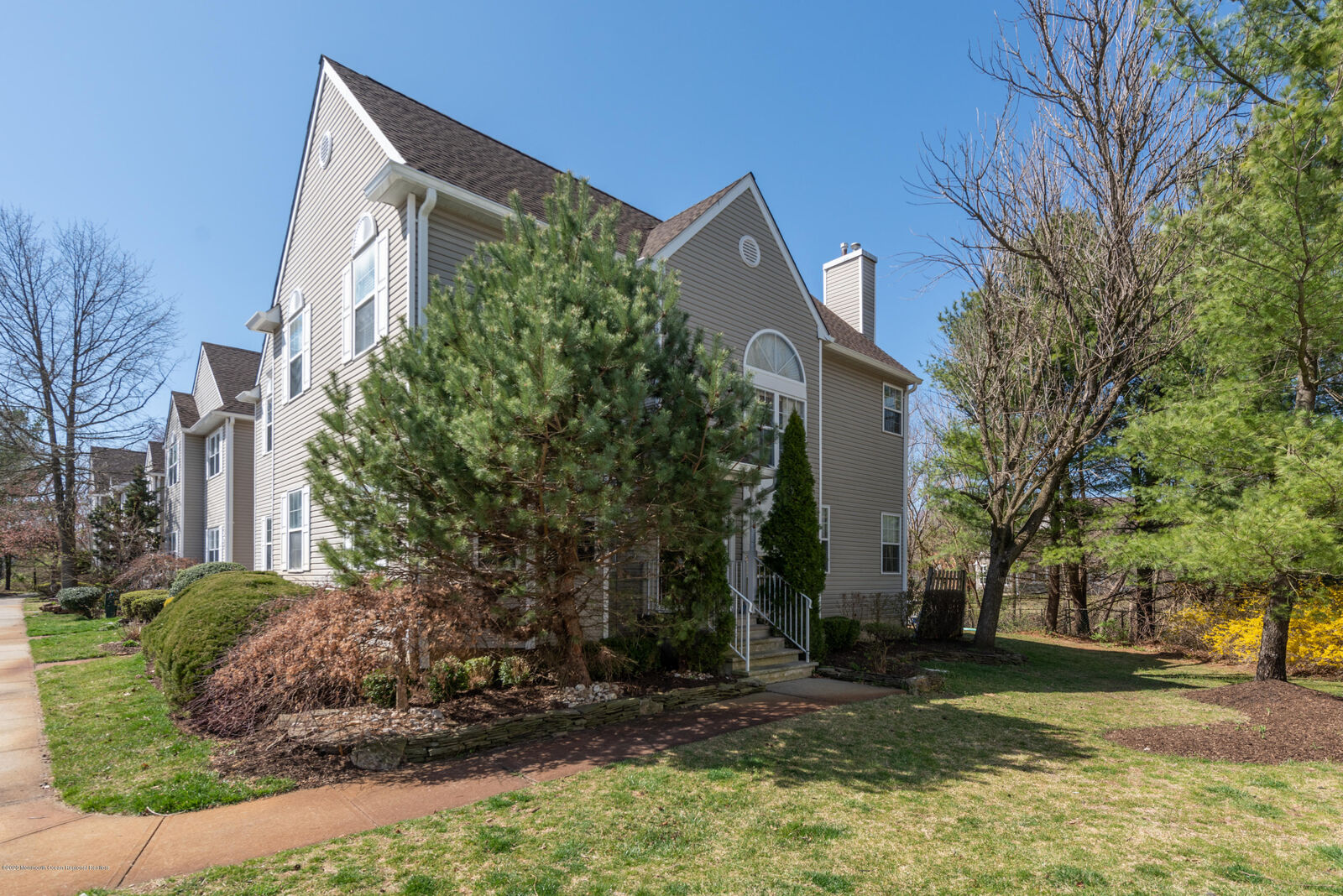 Property Photo:  1509 Wagon Wheel Court  NJ 07728 