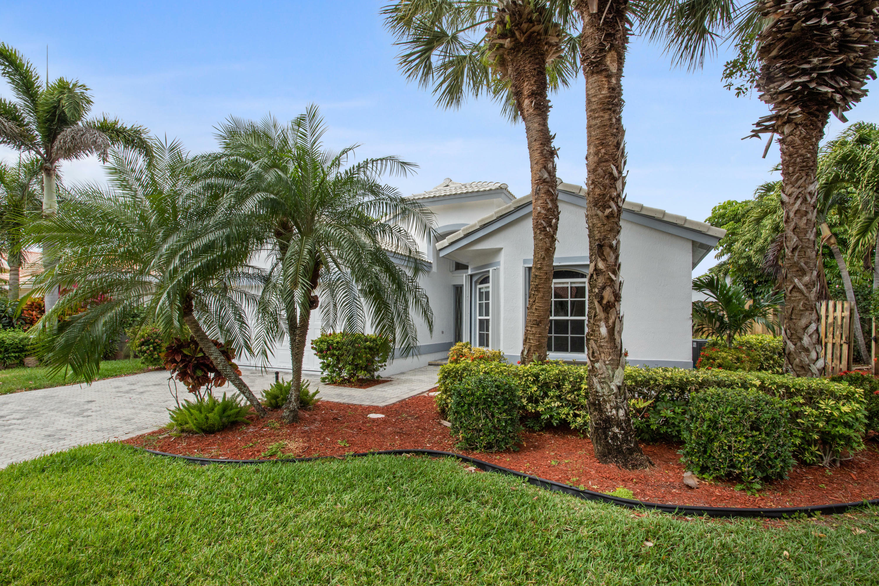 Property Photo:  8829 Harrods Drive  FL 33433 