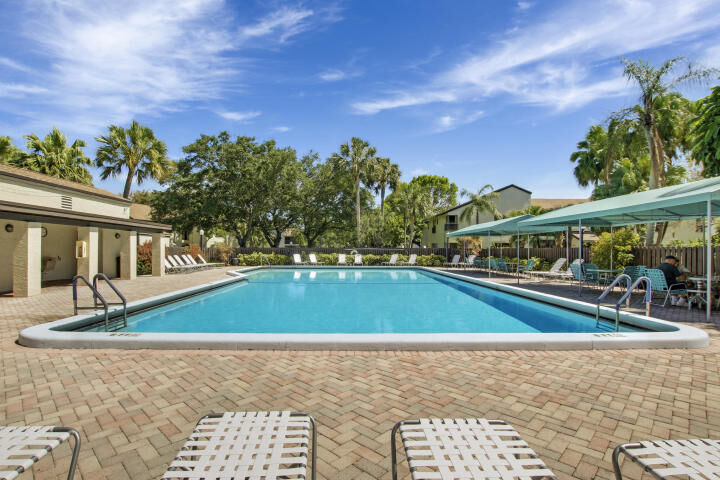 Property Photo:  3737 Cocoplum Circle 3557  FL 33063 