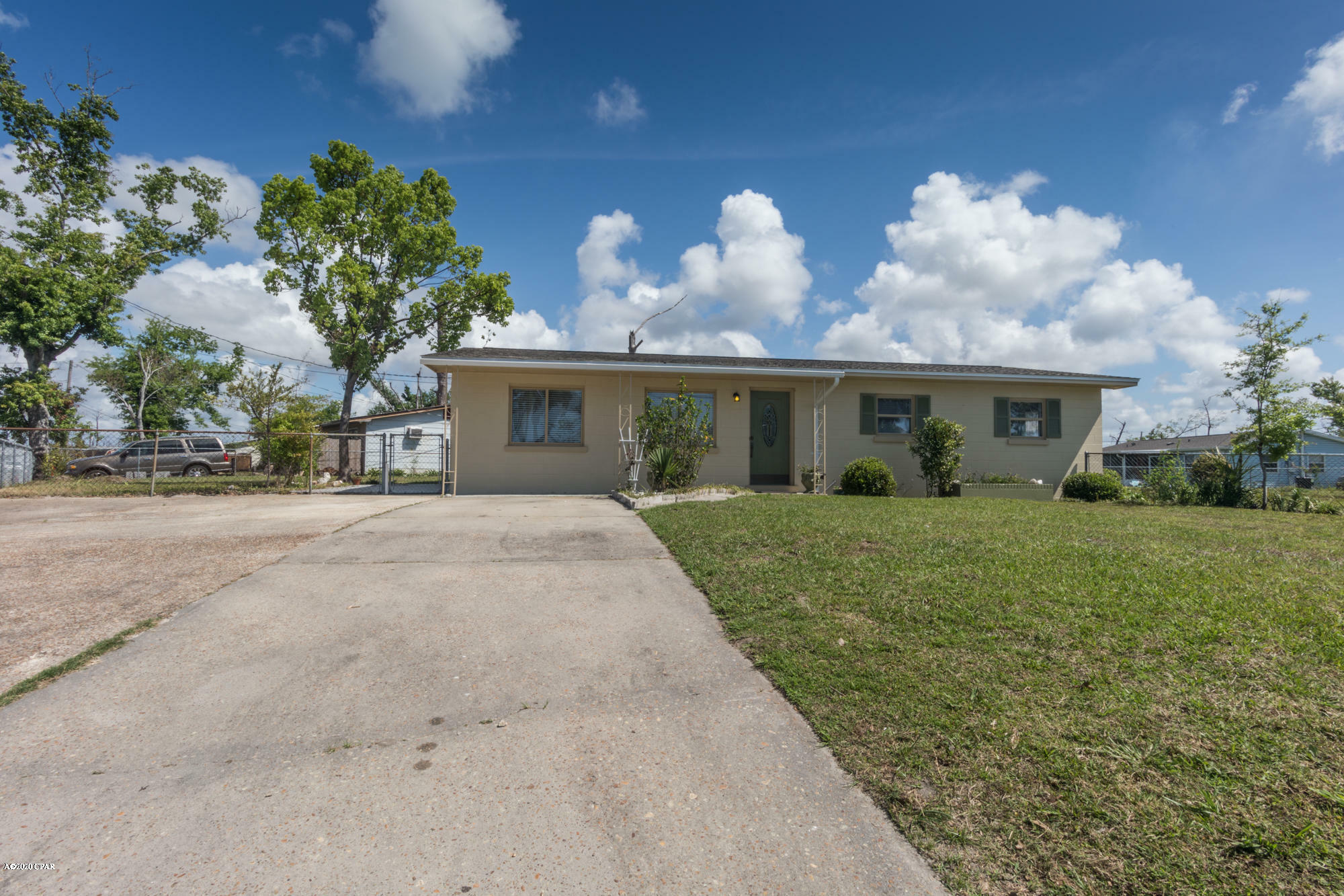 Property Photo:  802 Forestdale Avenue  FL 32401 