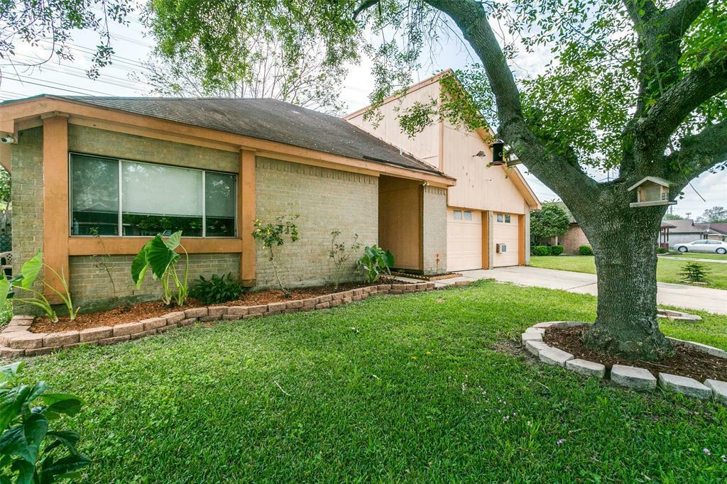 Property Photo: 1814 Wildwood Drive TX 77536