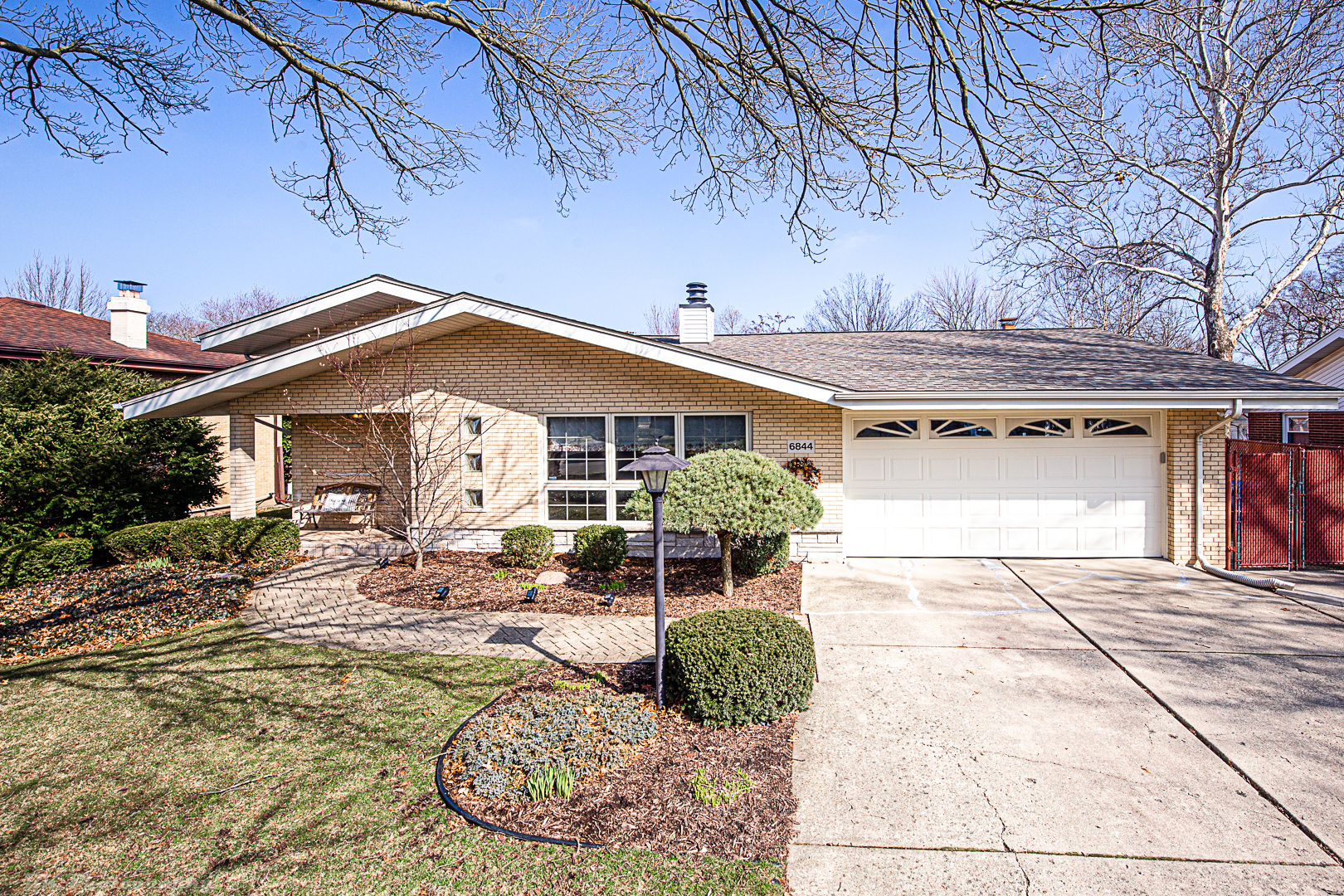 Property Photo:  6844 West Evergreen Avenue  IL 60463 