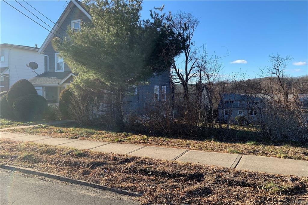 Property Photo: 189 Gainsborg Avenue E NY 10604