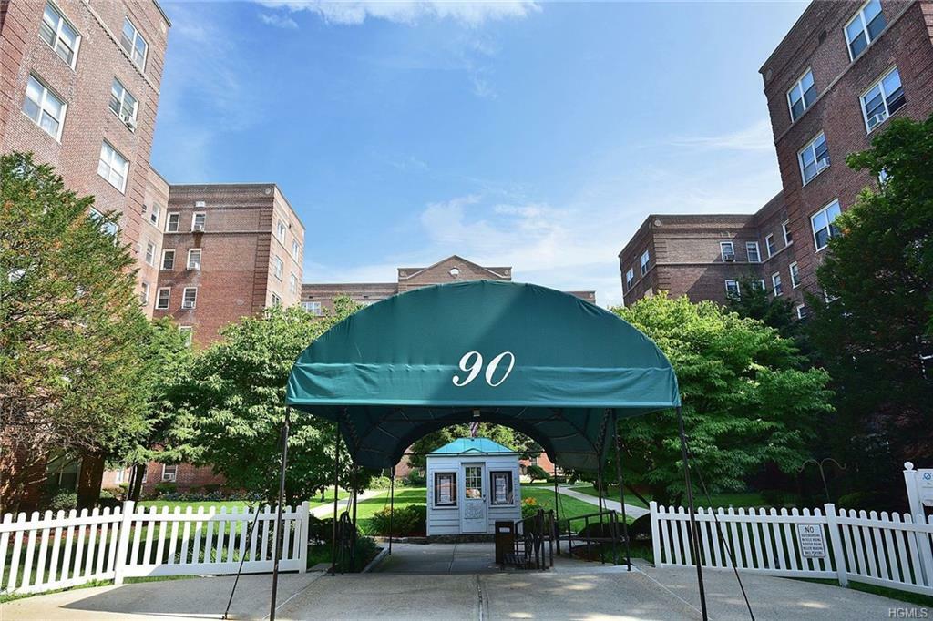 Property Photo:  90 Bryant Avenue 5C - Berkley  NY 10605 