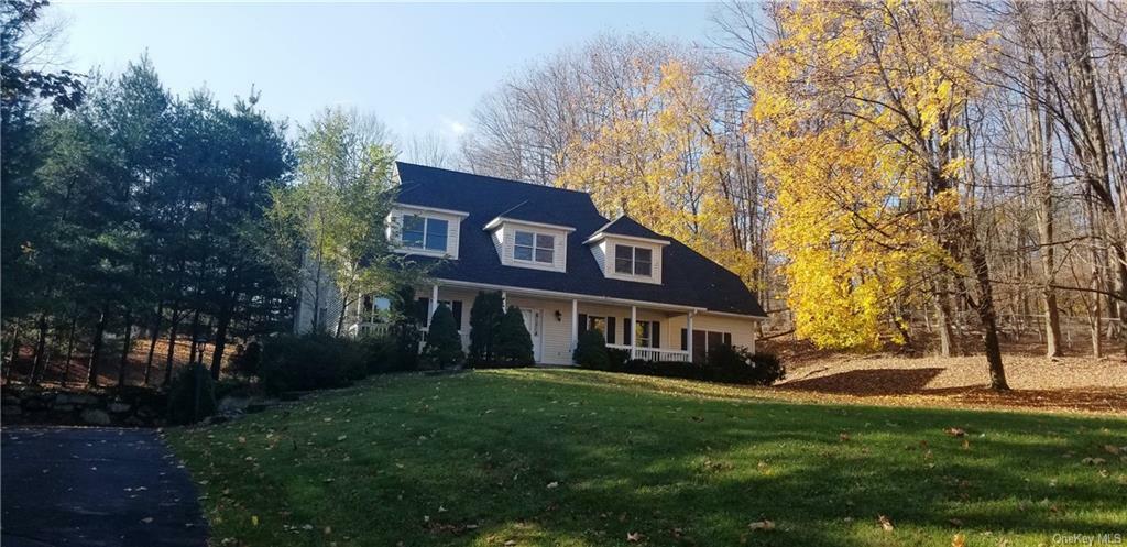 Property Photo:  5 Sherwood Farms Court  NY 10980 