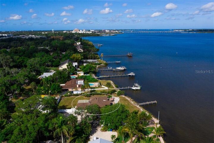 105 17th Street NE  Bradenton FL 34208 photo