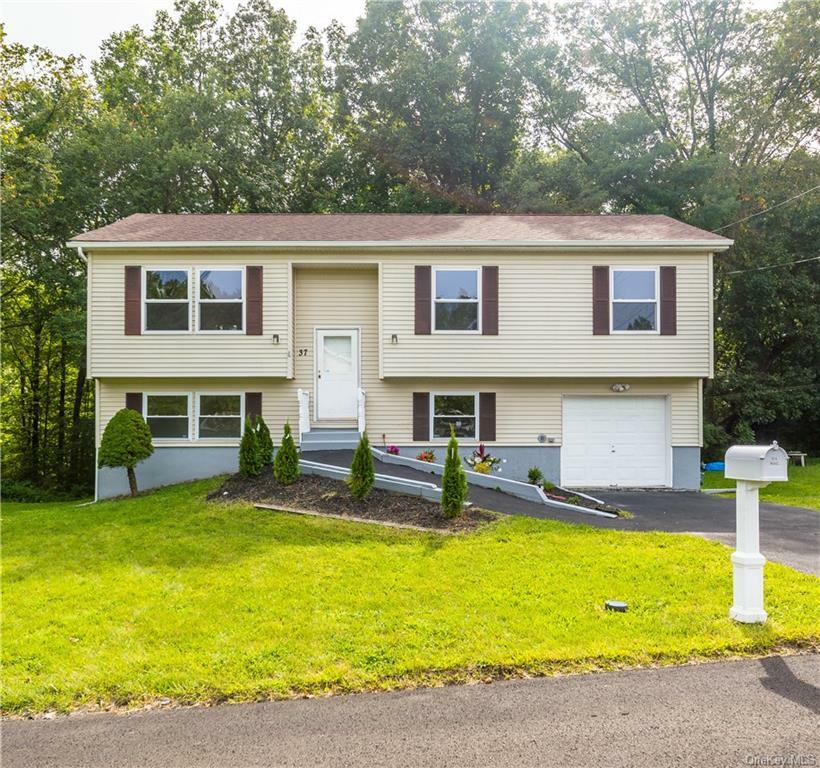 Property Photo:  37 Maple Drive  NY 10940 