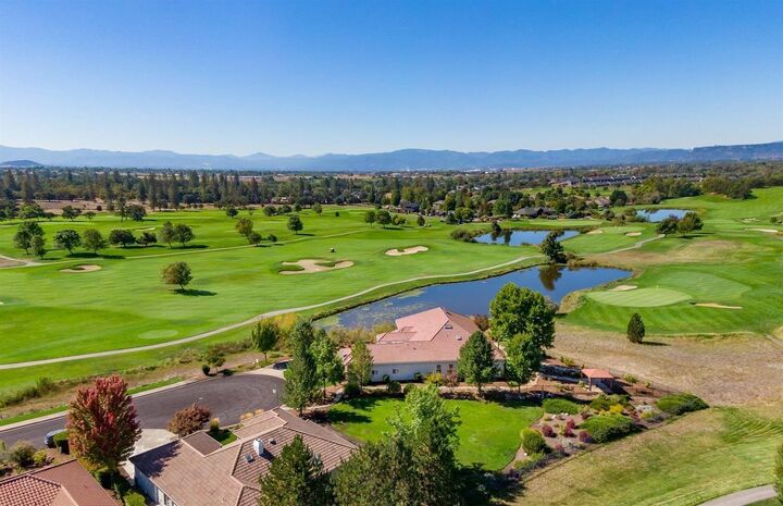 127 Pine Lake Drive  Eagle Point OR 97524 photo