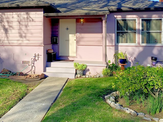 Property Photo:  555 S Dos Caminos Avenue  CA 93003 