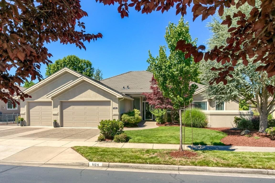 Property Photo:  604 Seventh Fairway Drive  OR 97504 